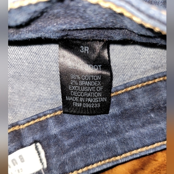 Bullhead Slim Boot Jeans – Size 3R (Juniors) - Picture 6 of 7